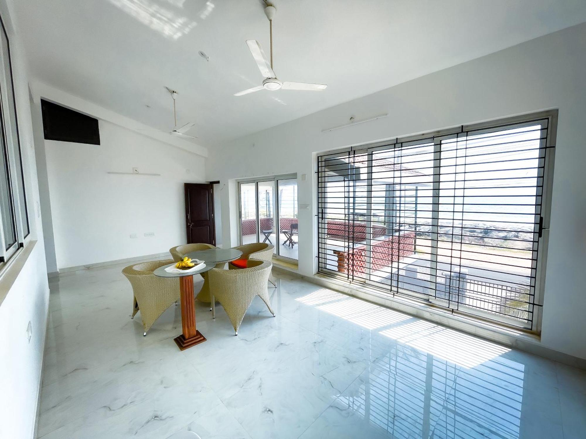 Gintara Beach Homestay By Evaddo Kalyānpur 外观 照片